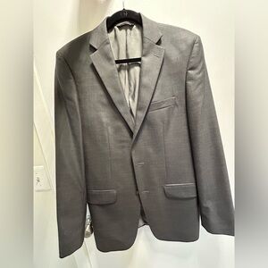 Hardly worn gray blazer